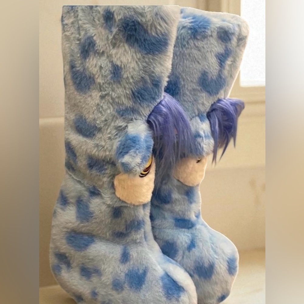 Furby dollskill rare sold out y2k blue furry boots size 7 dolls kill - Picture 5 of 5